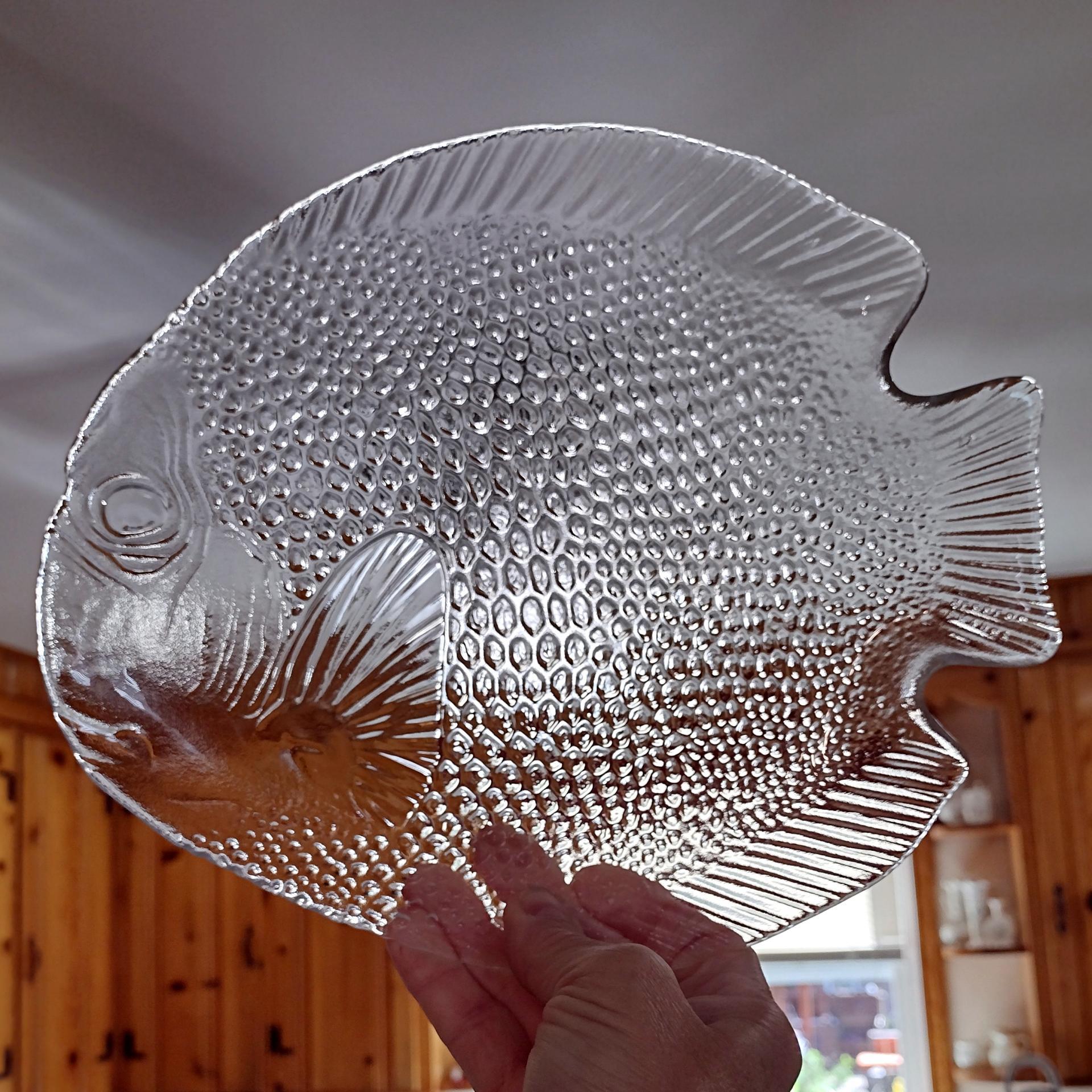 Vintage Arcoroc Poisson Clear Fish Shaped Dinner Plates, Set of Four