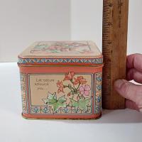 Vintage 1977 Hallmark Kitten Cat and Flowers Square Metal Storage Tin, Cat Treat Container