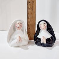 Vintage Ceramic Praying Nuns Salt and Pepper Shaker Set, Religious Catholic Salt and Pepper Shakers
