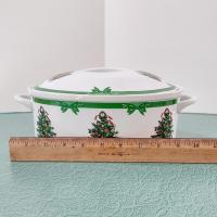 Vintage Yule Tide Ceramic 2.5 Quart Covered Casserole Dish, Georges Briard Christmas Holiday Serving Ware