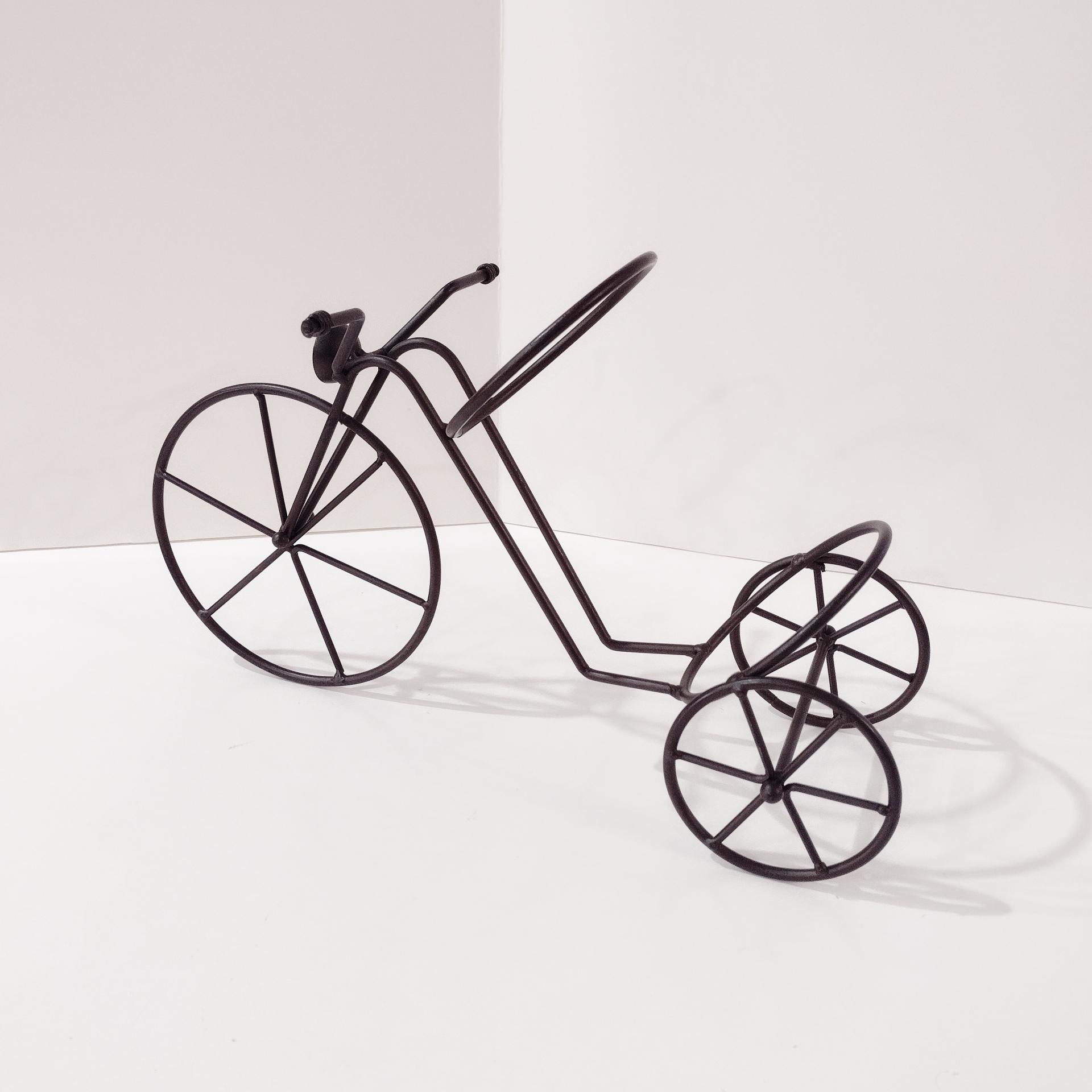 Vintage Tricycle Bicycle Black Metal Wine Bottle Holder, Standard Wine Bottle Rack