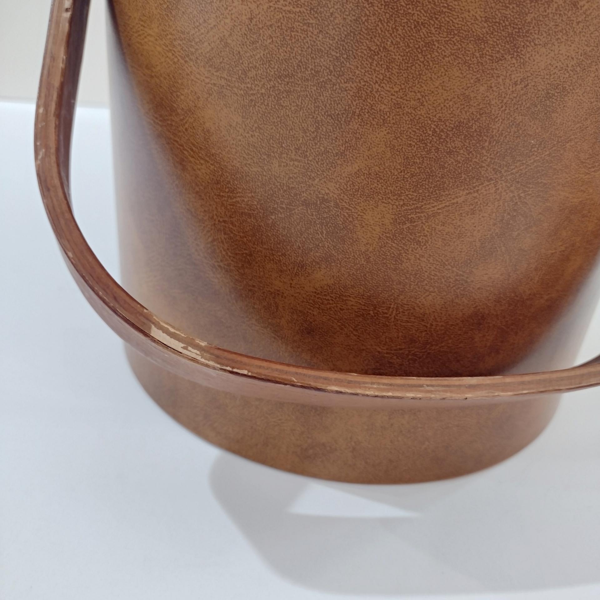 Vintage Georges Briard Faux Leather Vinyl Insulated Ice Bucket with Wooden Handle, 1970's Retro Barware
