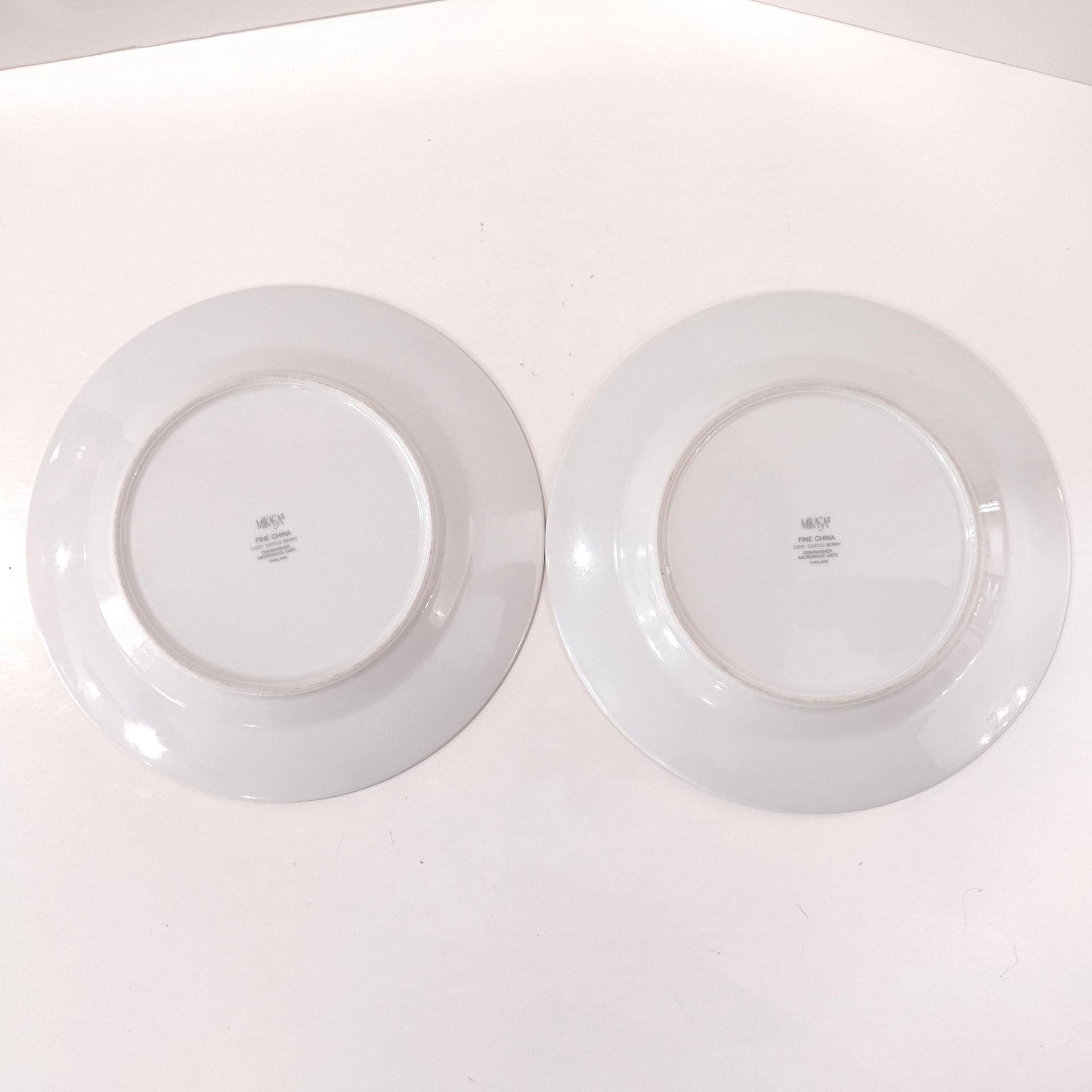 Vintage Mikasa Castle Berry Salad Dessert Appetizer Plates, Set of 2