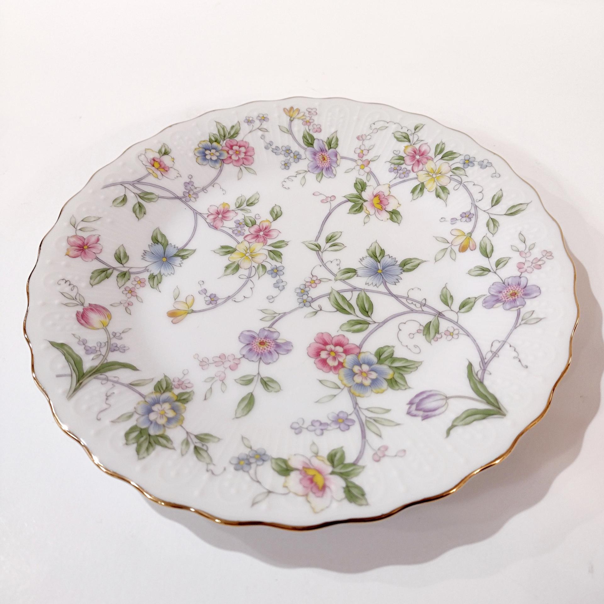 Vintage Andrea by Sadek Corona Salad Dessert Plate, Floral 7.5" Gold Trimmed Plate
