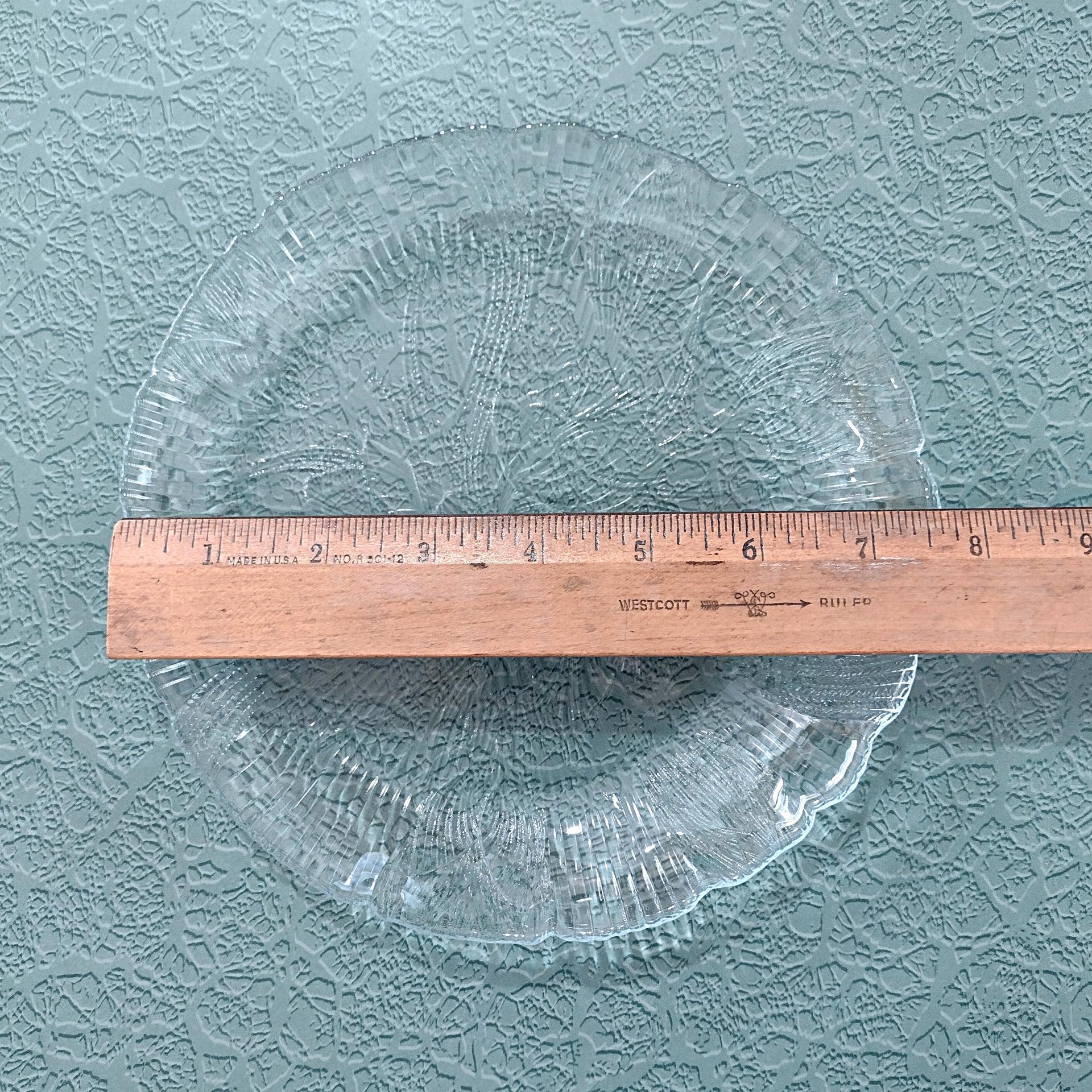 Vintage Arcoroc Canterbury Crocus 7.5 Inch Clear Glass Salad Dessert Plates, Set of 2