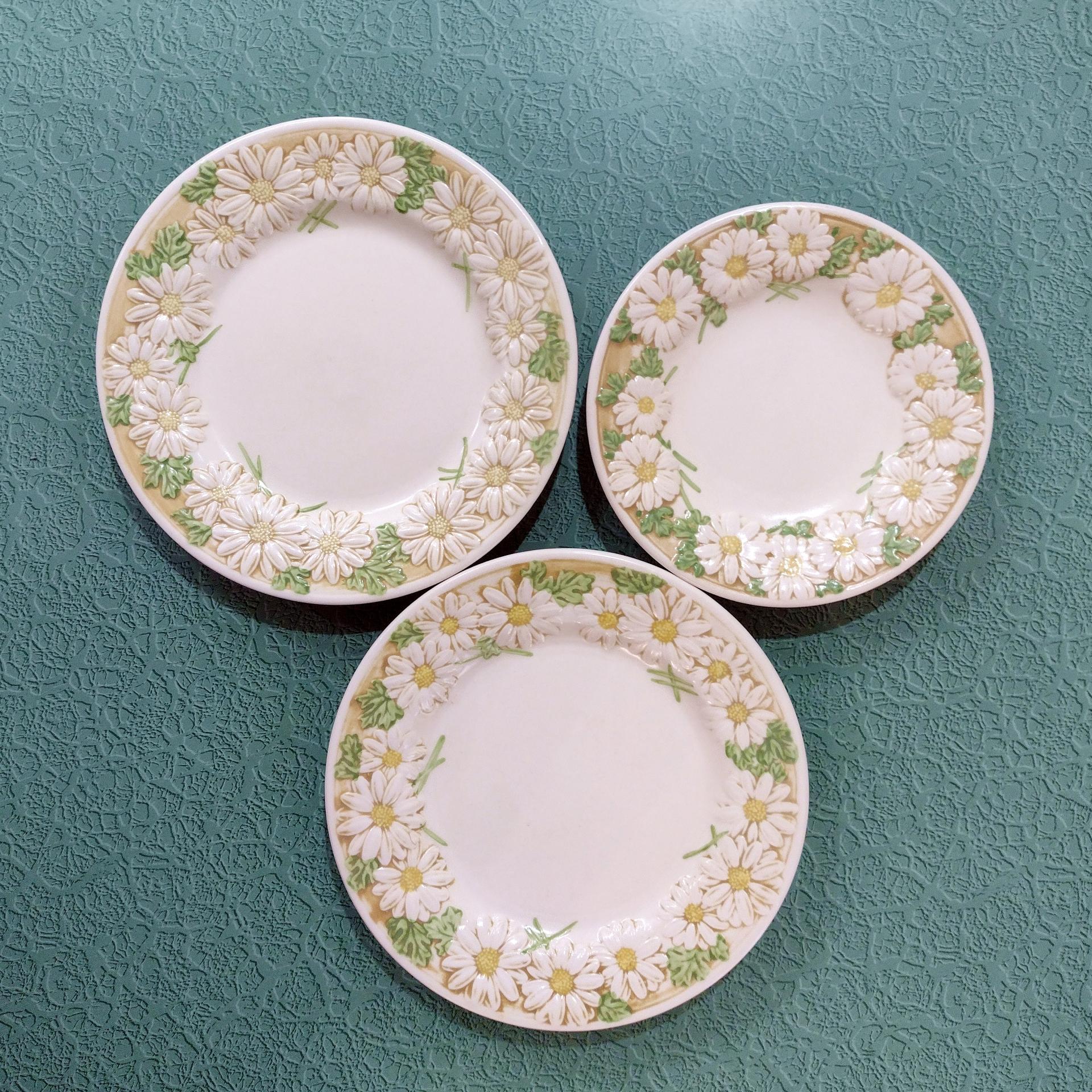 Vintage Sculptured Daisy Metlox Poppy Trail Plates, Set of Three
