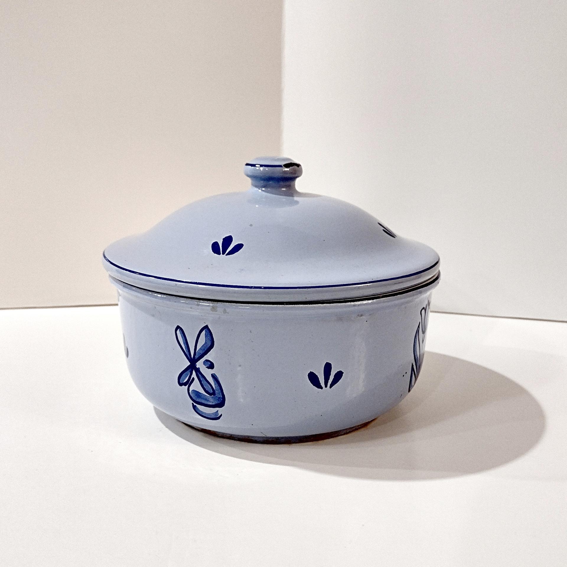 Vintage Dru Holland Cast Iron Enamel 7 Inch Sauce Pan, Light Blue Tulip Design, Druware Dutch Cookware