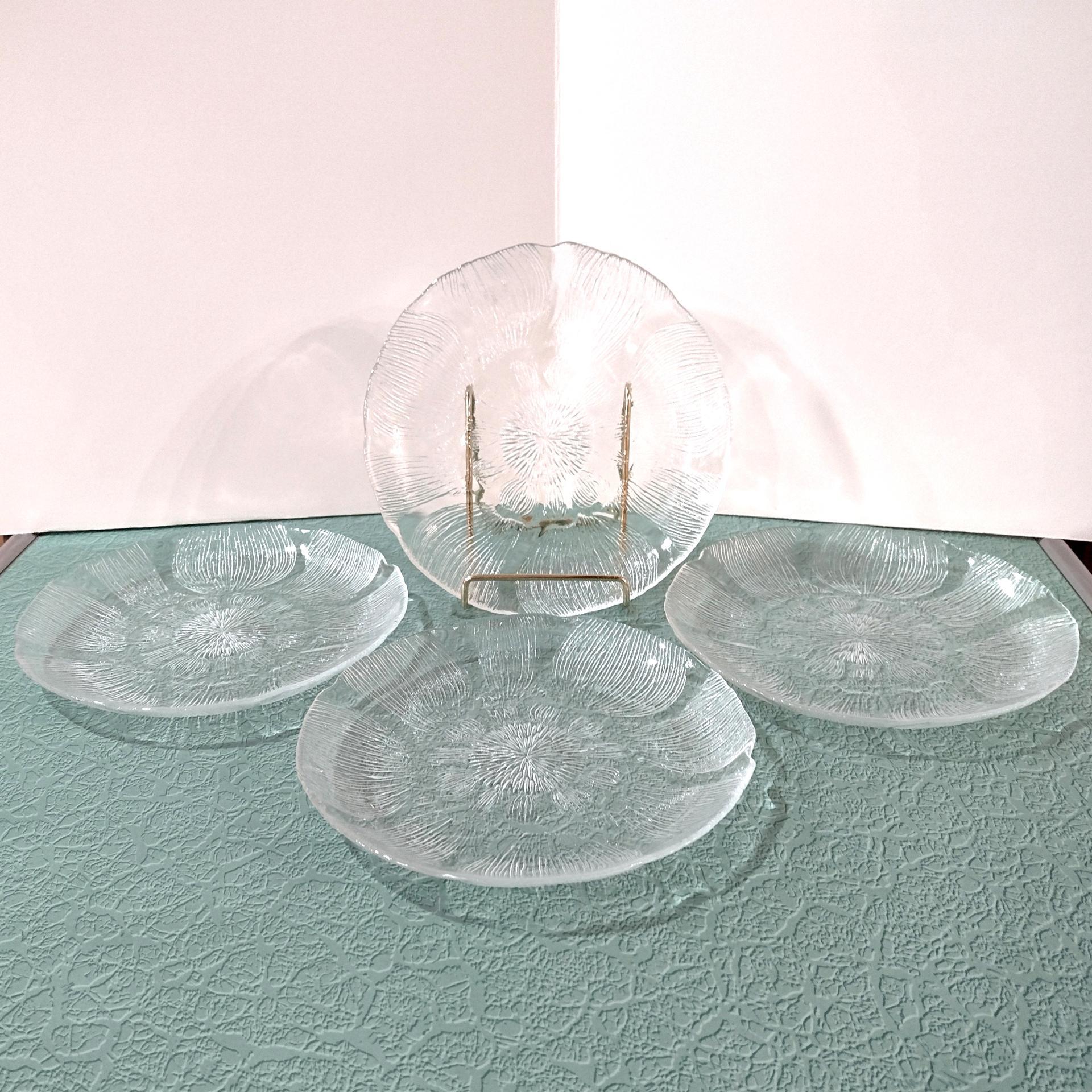 Vintage Arcoroc Fleur 7 1/2 Inch Luncheon Salad Plates, Set of 4