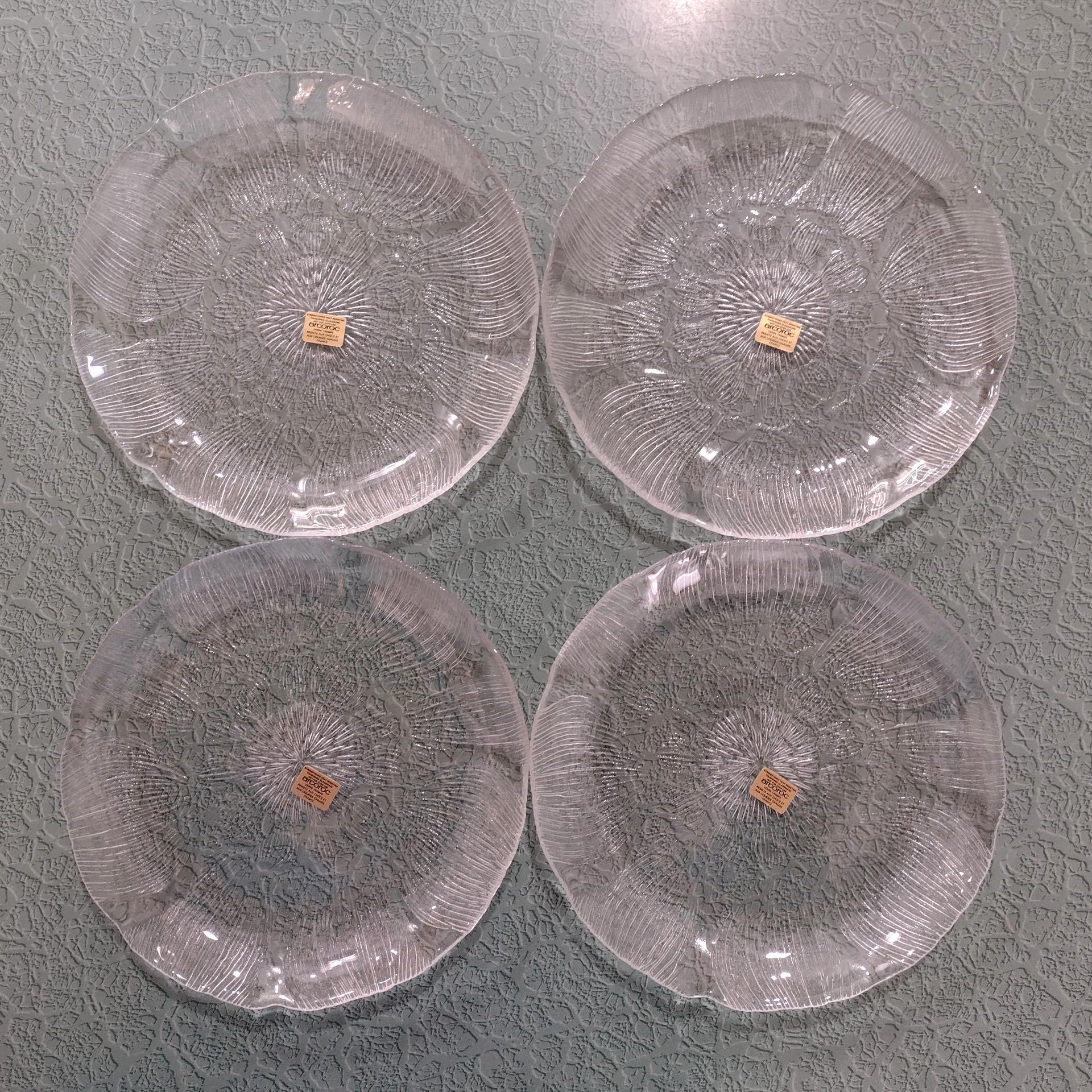 Vintage NEW Arcoroc Fleur 7 1/2 Inch Luncheon Salad Plates, Set of 4
