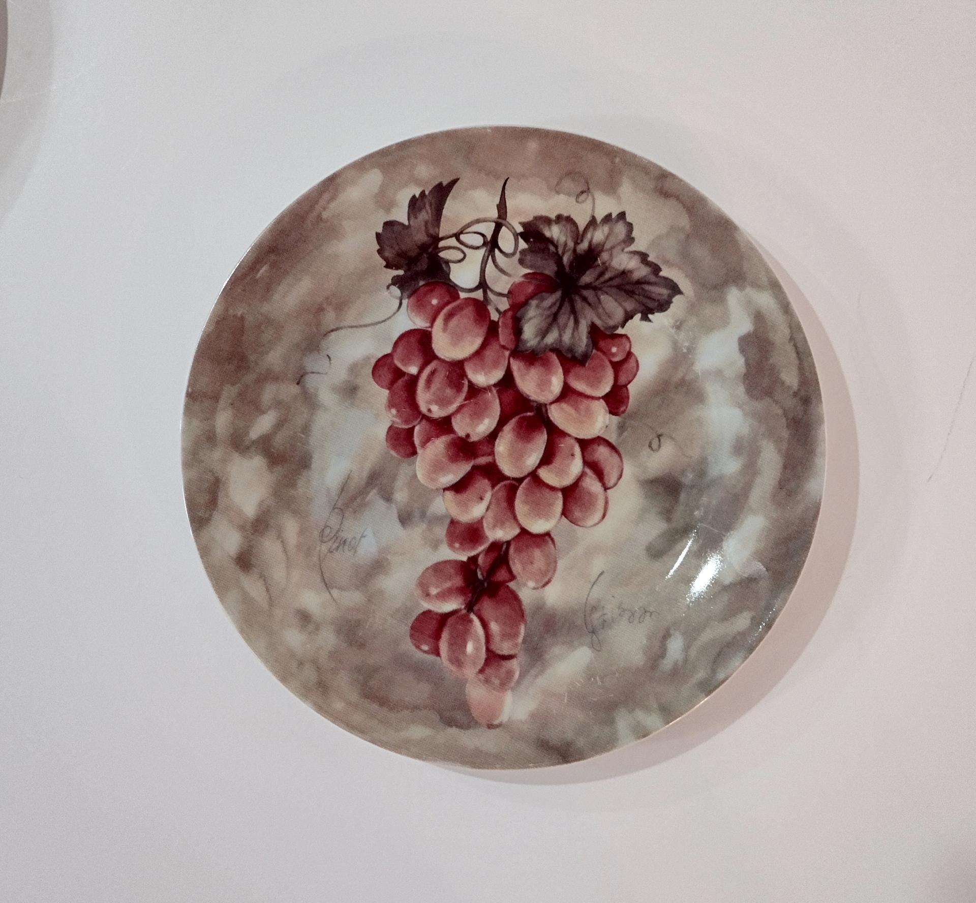 Vintage Godinger Salad Dessert Appetizer Grape Cluster Plates, Set of Four