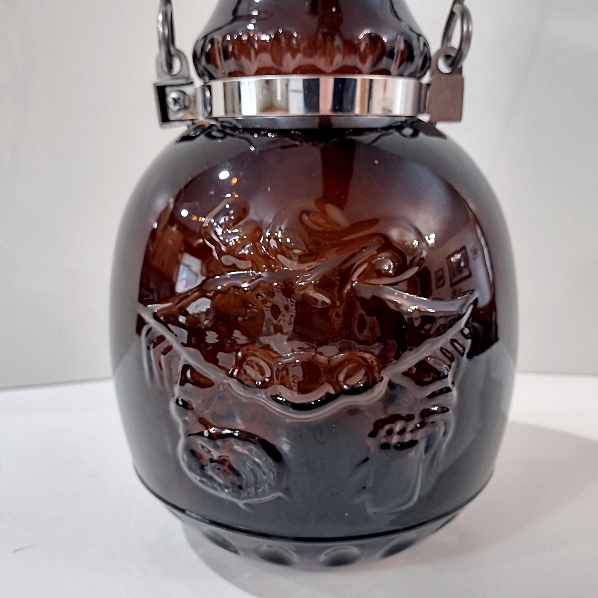 Vintage Large Glass Beer Growler, Ocean Pride Crab Beer Growler Bottle with Ceramic Rubber Gasket Lid