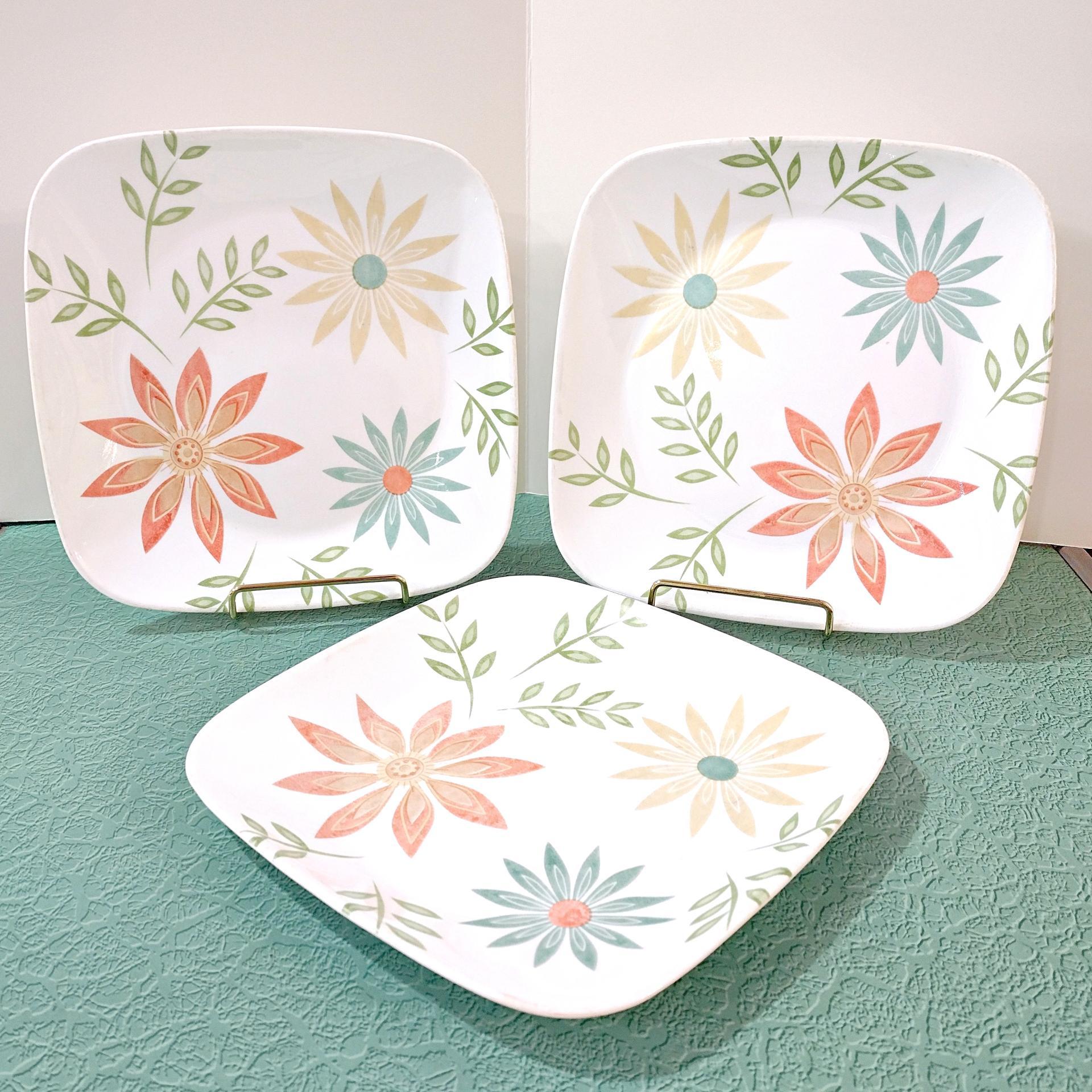Vintage Corelle Happy Days 9 Inch Square Luncheon Plates, Set of 3