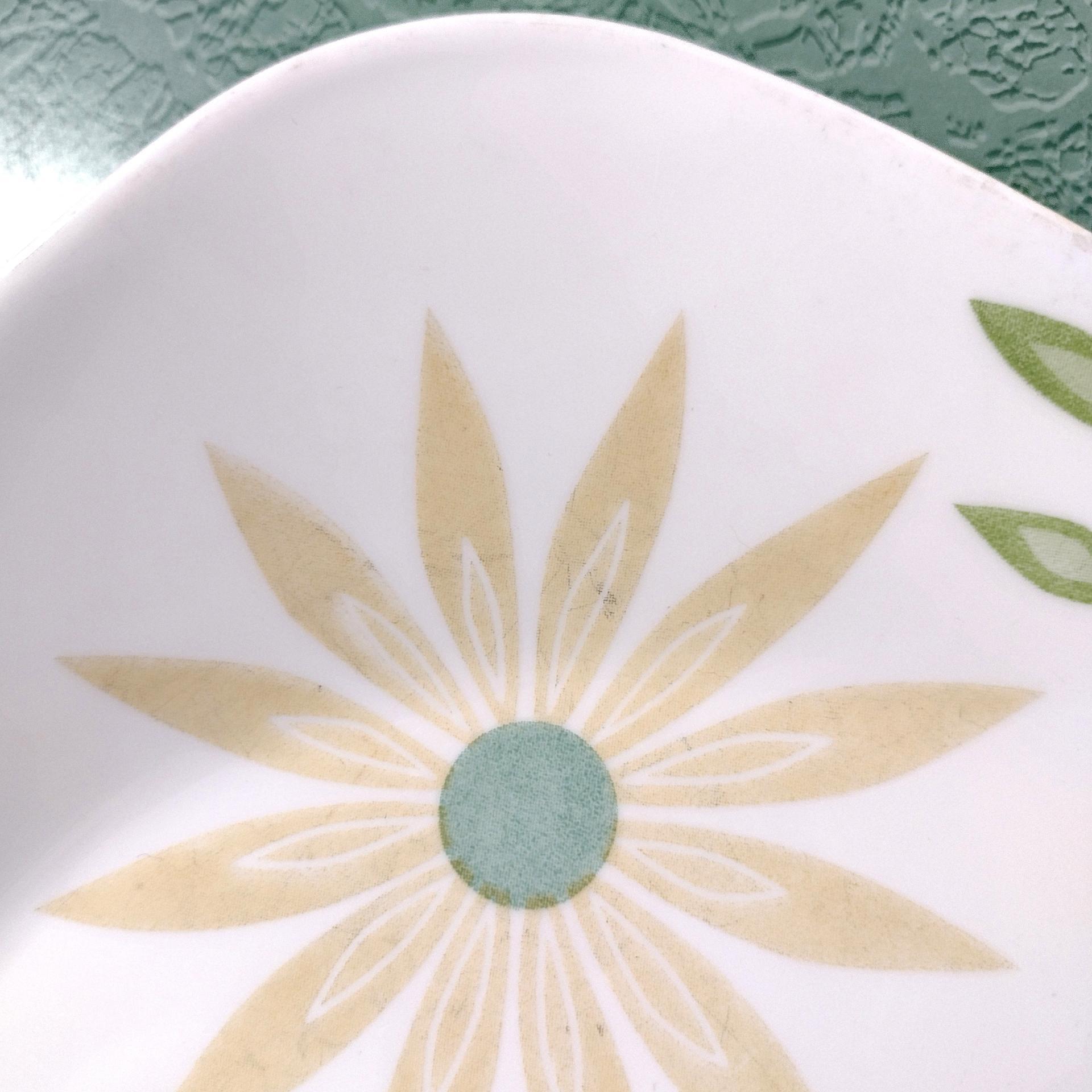 Vintage Corelle Happy Days 9 Inch Square Luncheon Plates, Set of 3