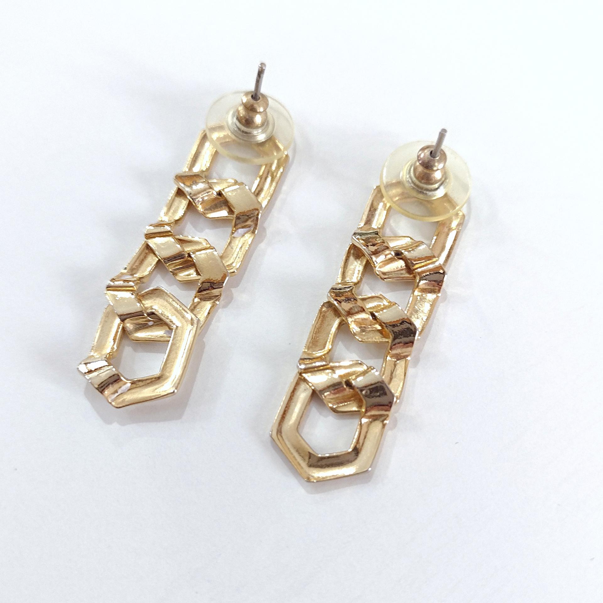 Vintage Gold Toned Large Cuban Link Chain Dangle Drop Earrings