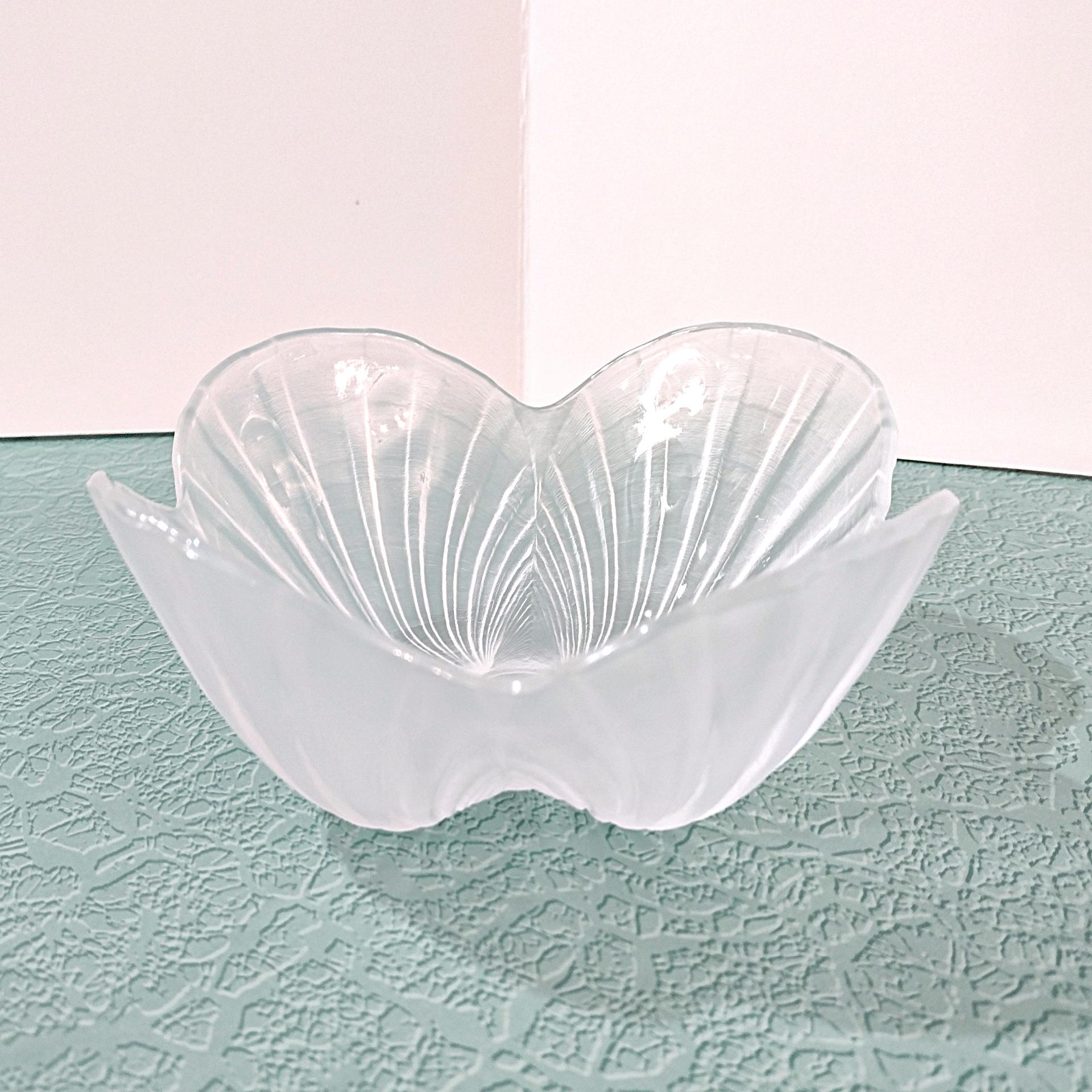 Vintage Mikasa Shell Frosted Glass Salad Fruit Dessert Bowl, Clam Scallop Shell Candy Nut Dish, Beach Decor
