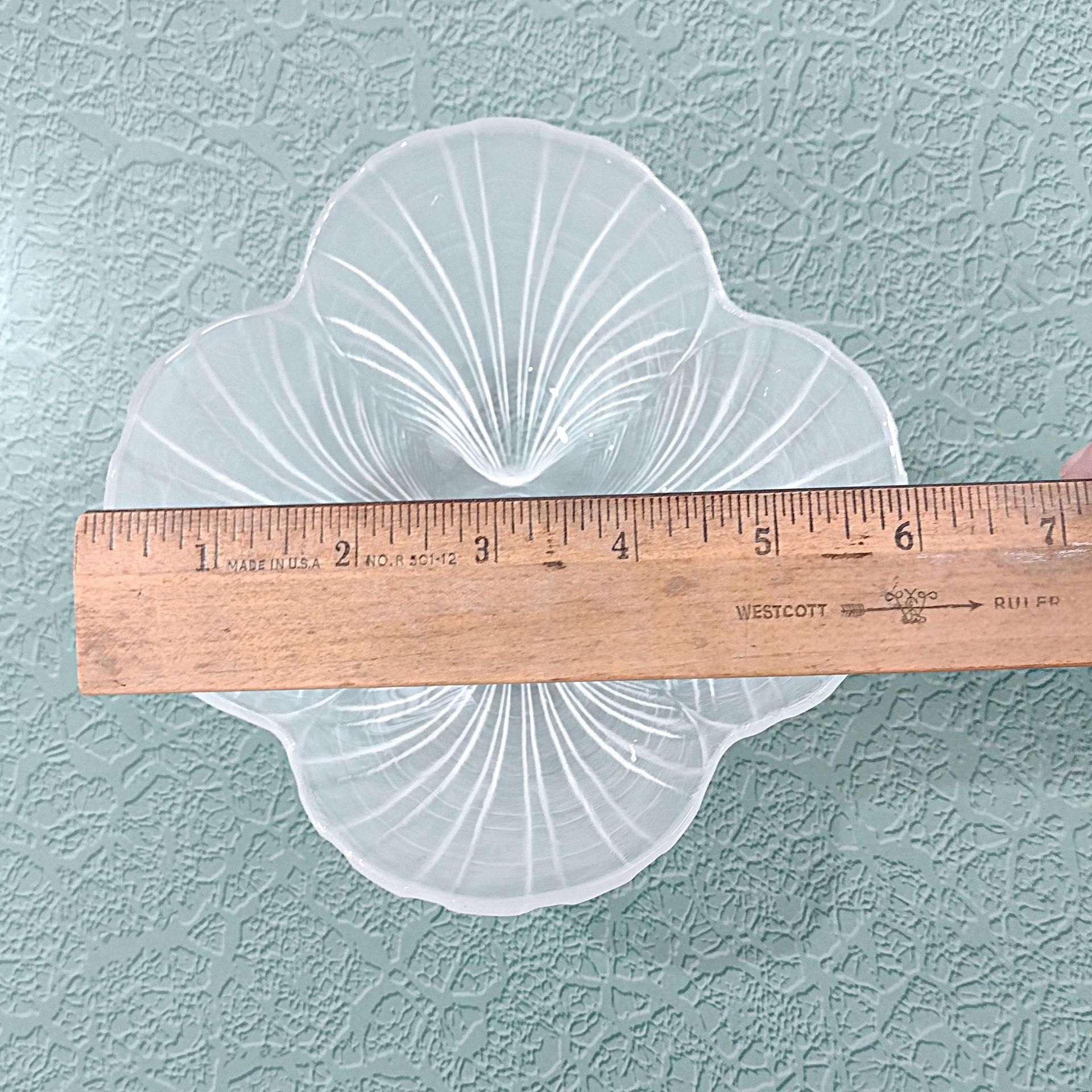 Vintage Mikasa Shell Frosted Glass Salad Fruit Dessert Bowl, Clam Scallop Shell Candy Nut Dish, Beach Decor