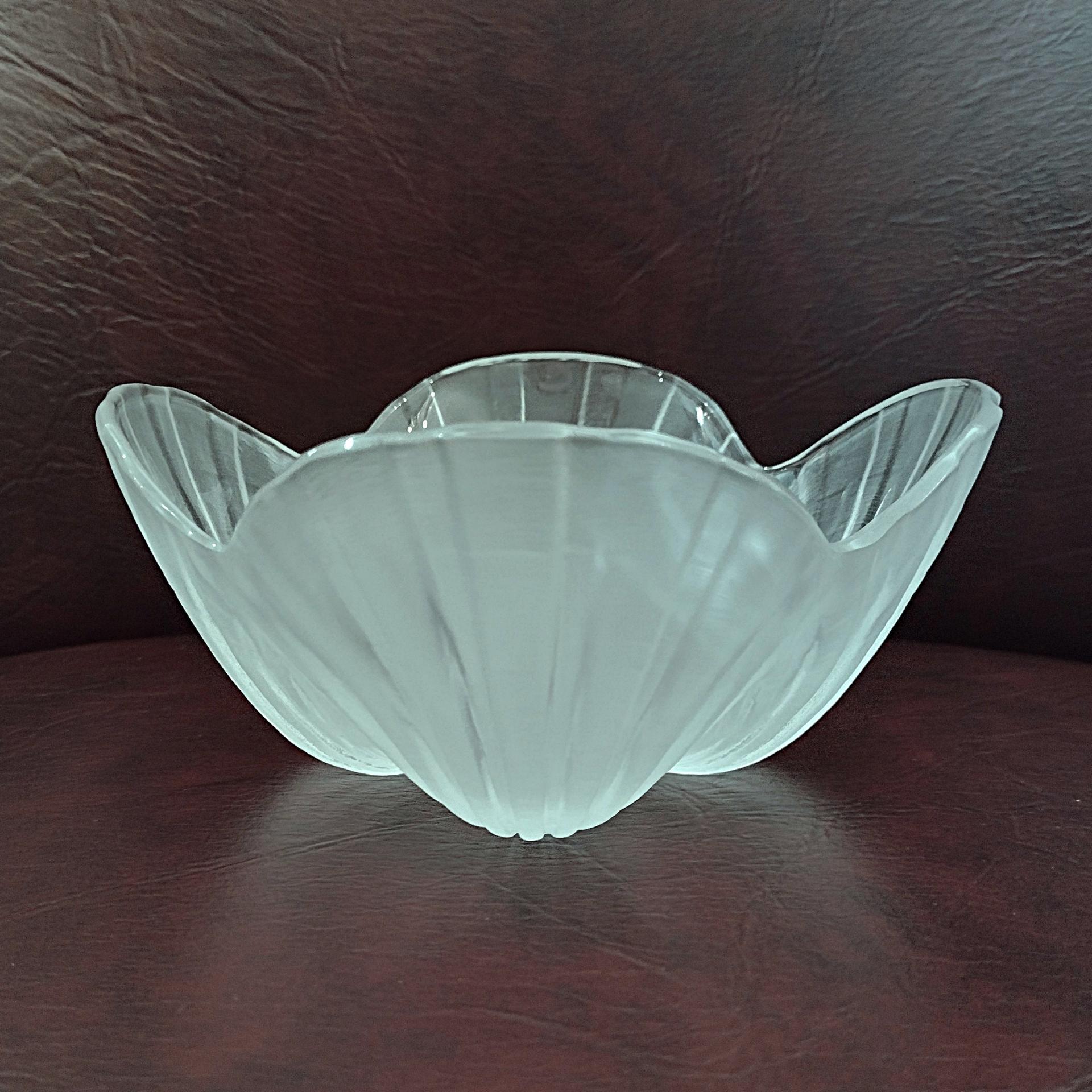 Vintage Mikasa Shell Frosted Glass Salad Fruit Dessert Bowl, Clam Scallop Shell Candy Nut Dish, Beach Decor