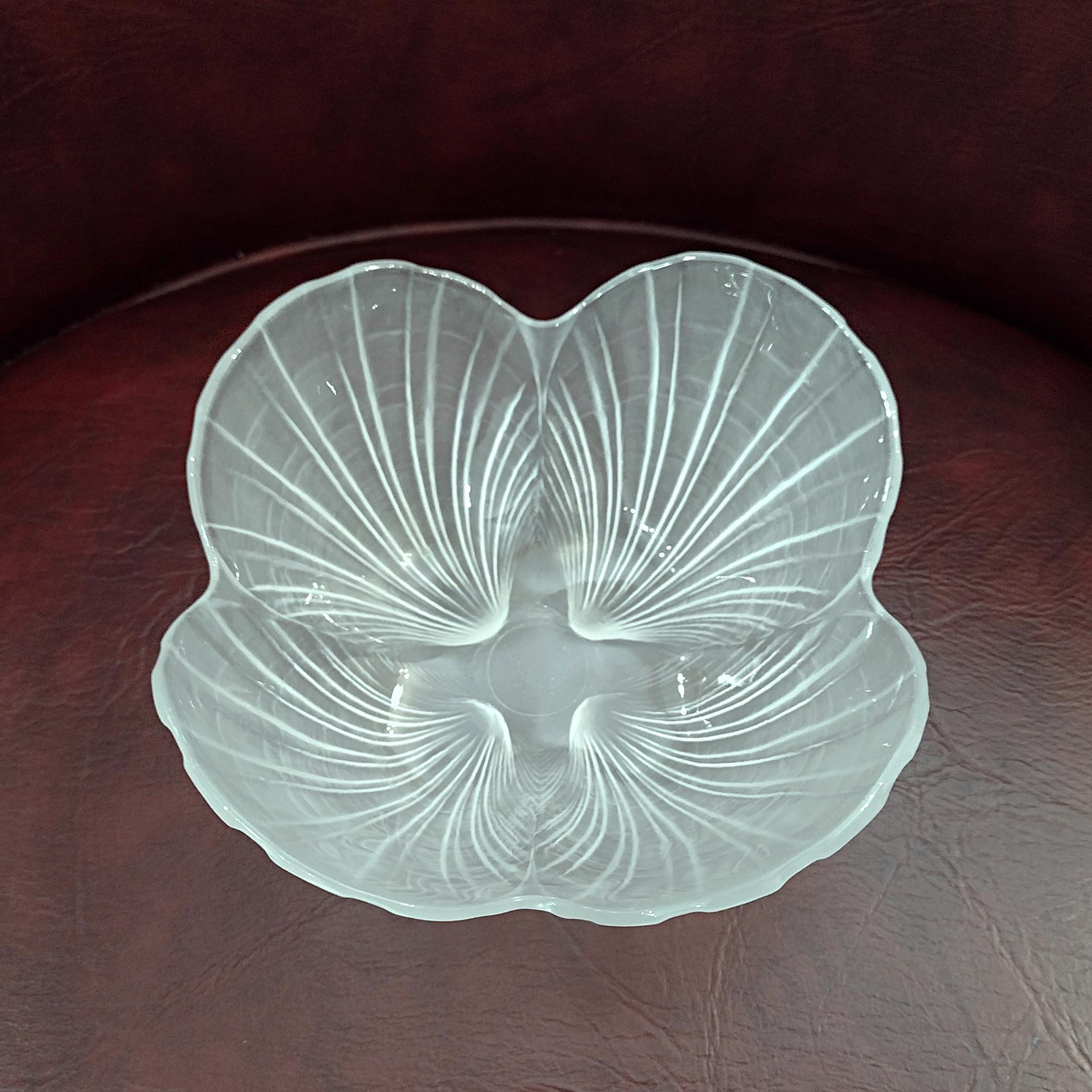 Vintage Mikasa Shell Frosted Glass Salad Fruit Dessert Bowl, Clam Scallop Shell Candy Nut Dish, Beach Decor