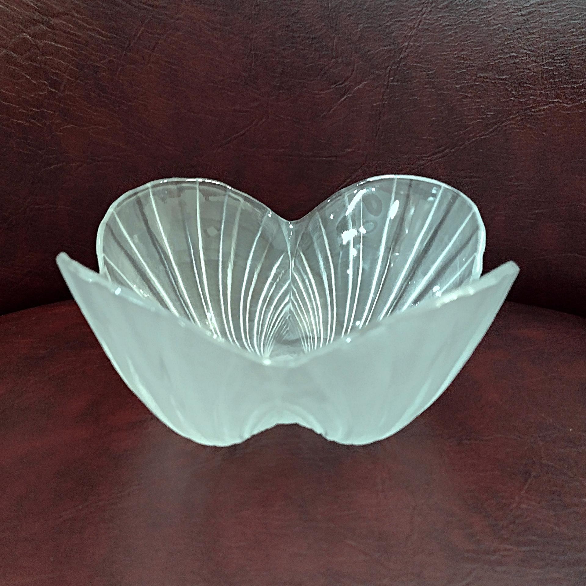 Vintage Mikasa Shell Frosted Glass Salad Fruit Dessert Bowl, Clam Scallop Shell Candy Nut Dish, Beach Decor