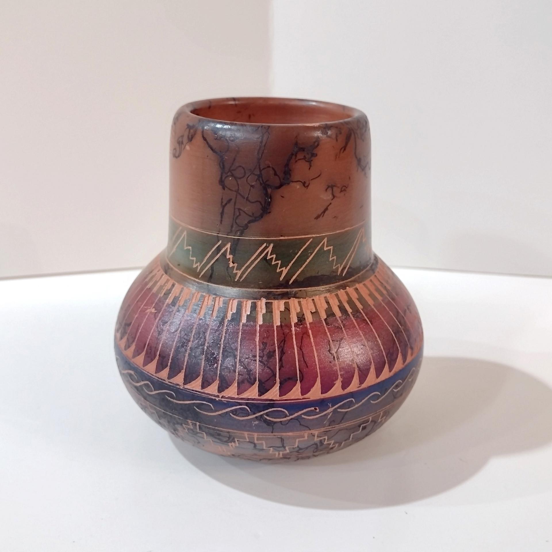 Vintage Sylvia Johnson Navajo Etched Horsehair Pottery Vase, Authentic Signed Native American Indian Ceramic Pot