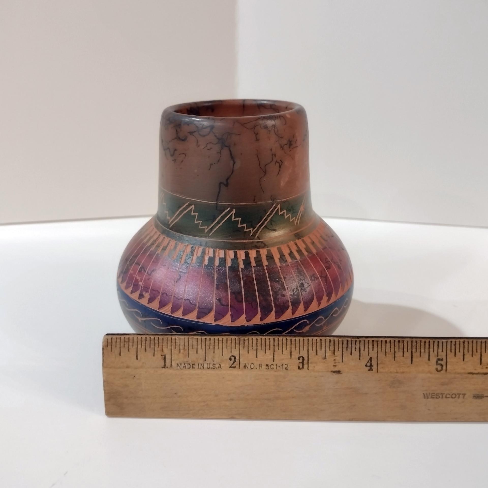 Vintage Sylvia Johnson Navajo Etched Horsehair Pottery Vase, Authentic Signed Native American Indian Ceramic Pot