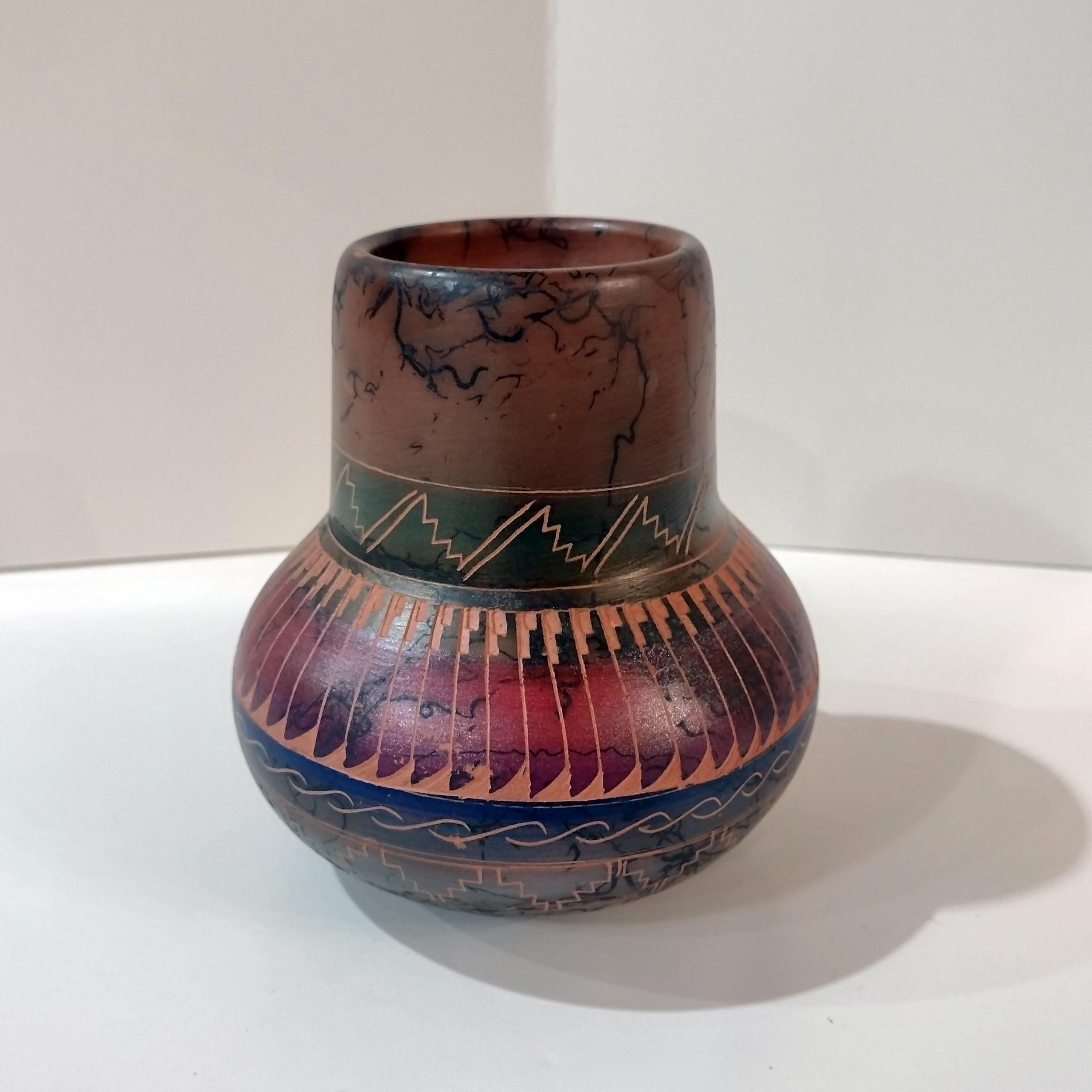 Vintage Sylvia Johnson Navajo Etched Horsehair Pottery Vase, Authentic Signed Native American Indian Ceramic Pot