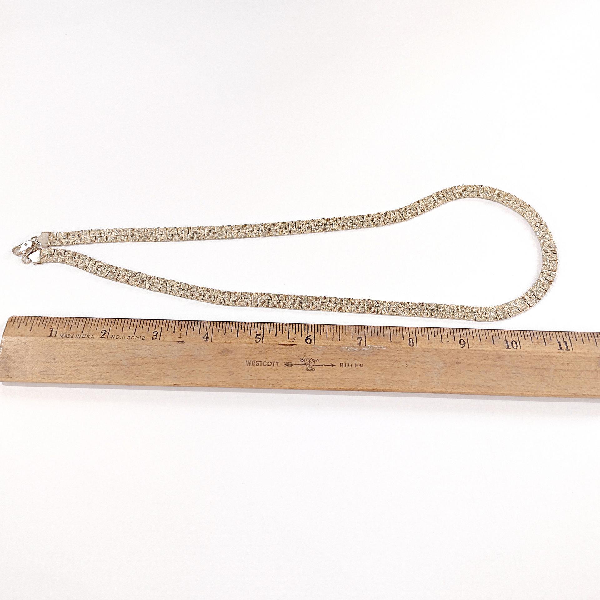Vintage Gold Toned Reversable 24 Inch Flat Nugget Chain Necklace