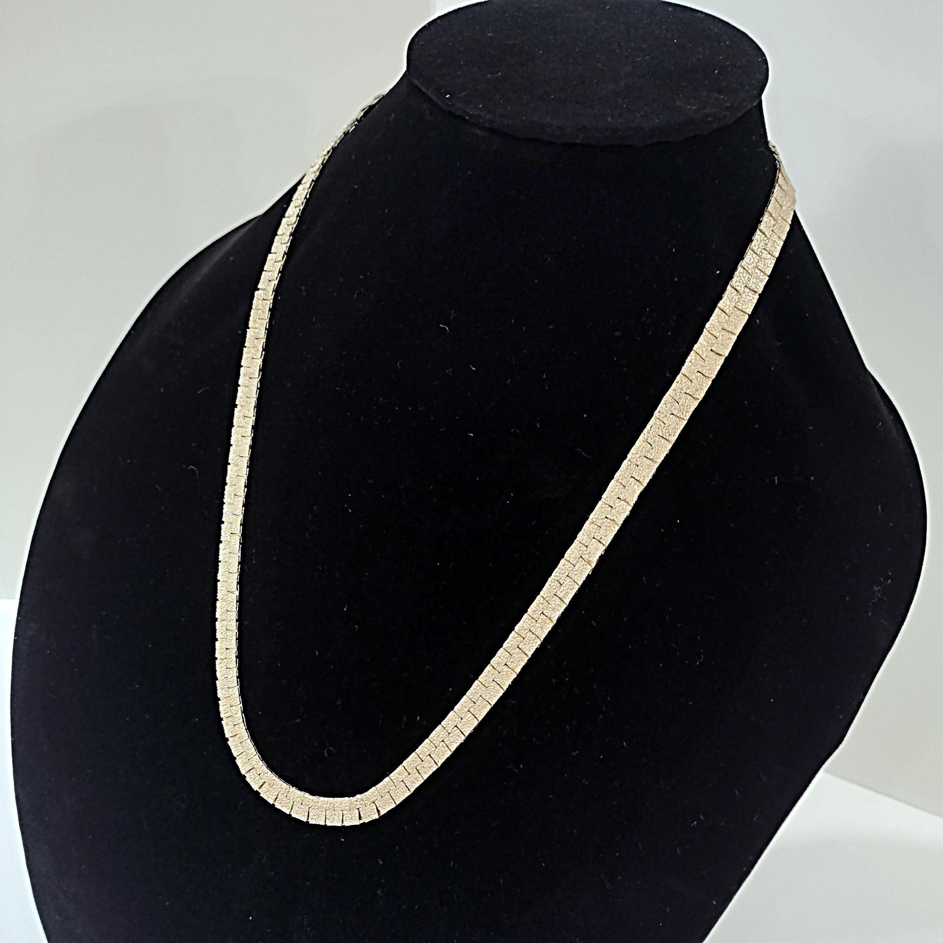 Vintage Gold Toned Reversable 24 Inch Flat Nugget Chain Necklace