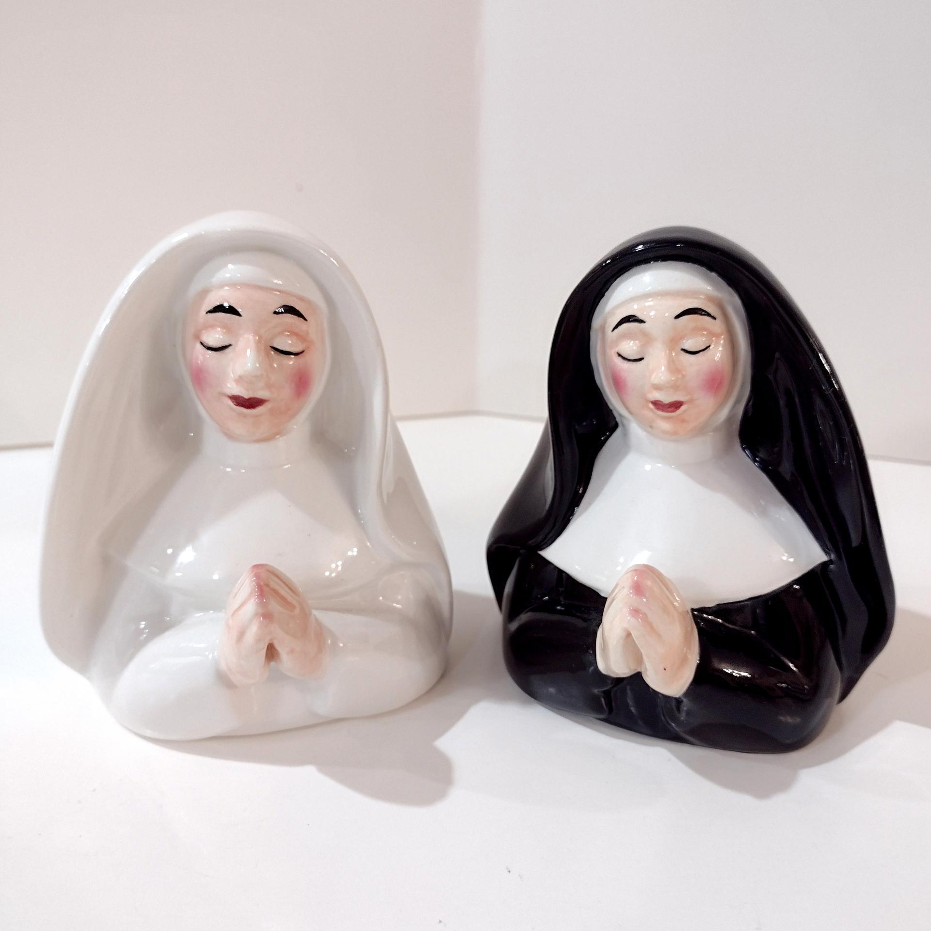 Vintage Ceramic Praying Nuns Salt and Pepper Shaker Set, Religious Catholic Salt and Pepper Shakers