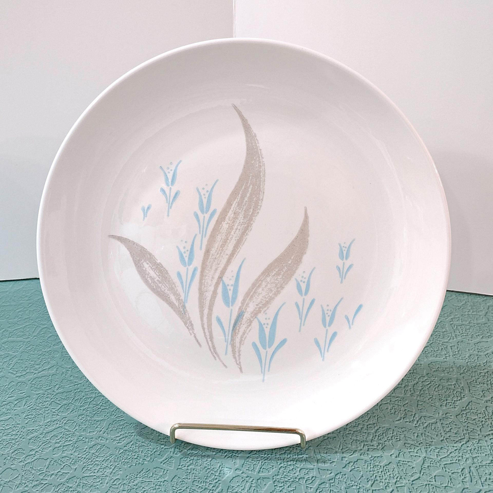 Vintage Homer Laughlin Tulip Time Orbit Dinner Plates, Set of 2