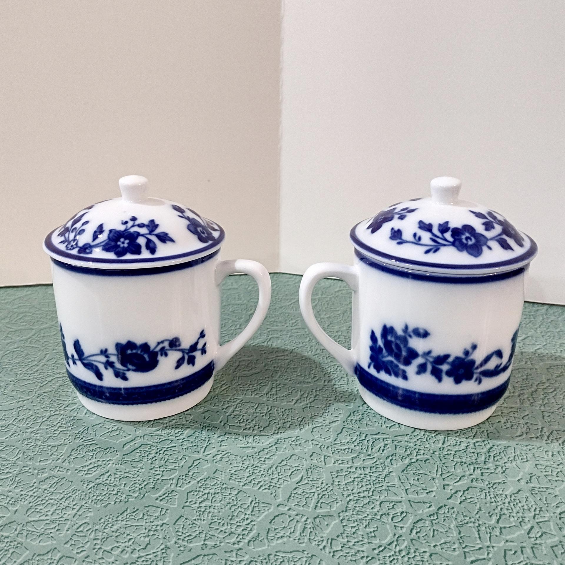 Vintage Williams Sonoma Flow Blue Floral Mugs with Lids, Set of Two