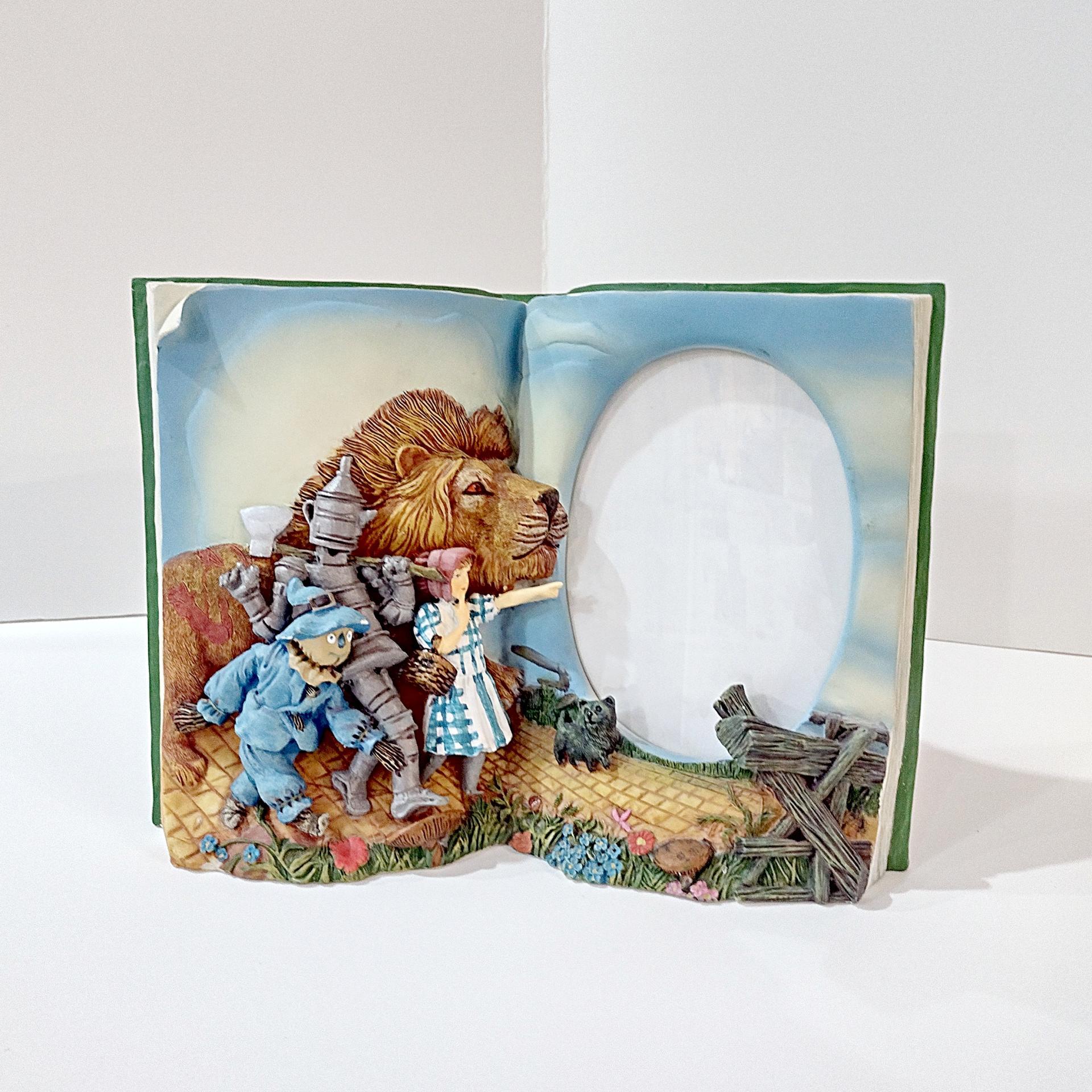 Vintage Wizard of Oz Storybook 3 D Picture Frame, 3 1/2" x 5" Photo Frame, Children's Room Decor