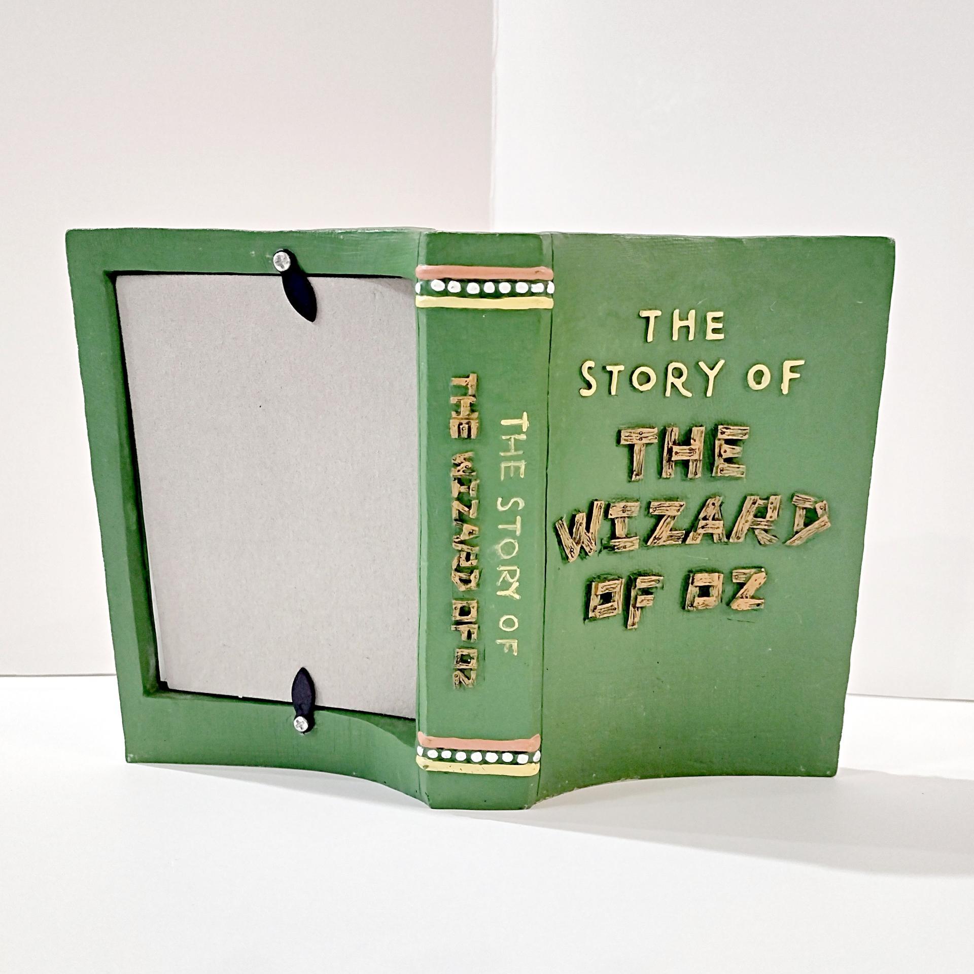 Vintage Wizard of Oz Storybook 3 D Picture Frame, 3 1/2" x 5" Photo Frame, Children's Room Decor