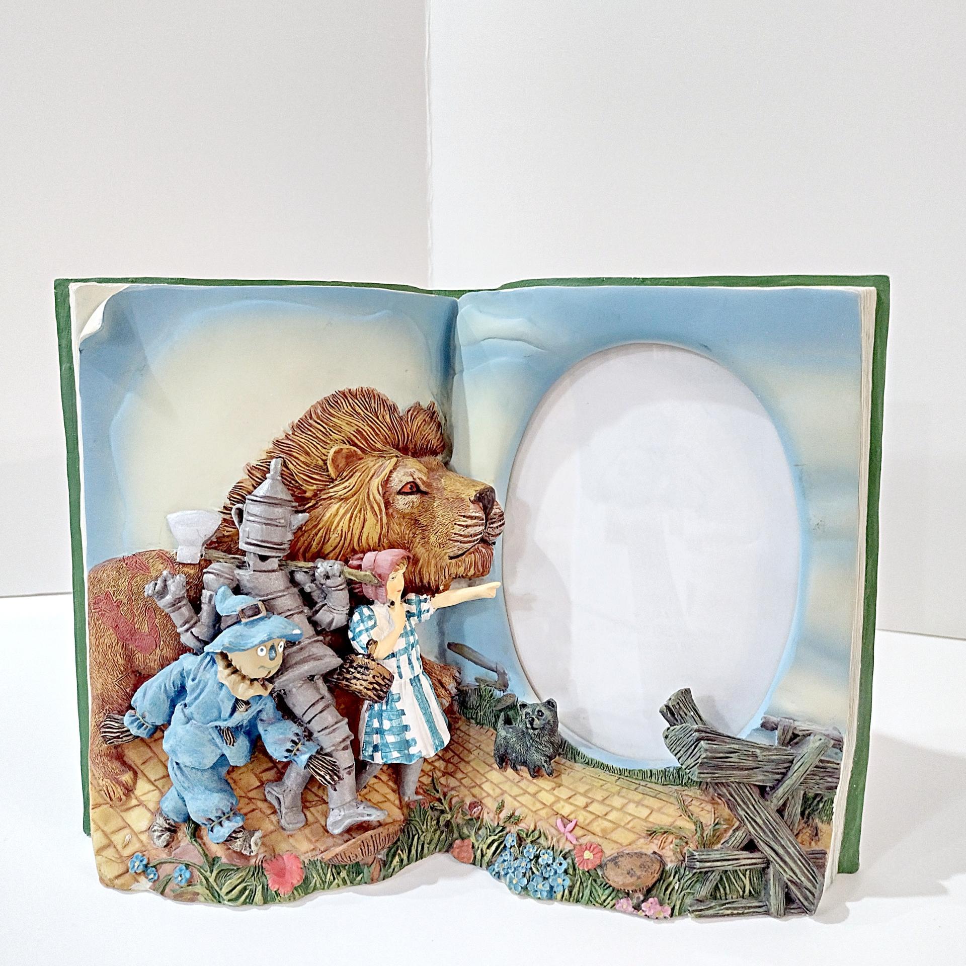 Vintage Wizard of Oz Storybook 3 D Picture Frame, 3 1/2" x 5" Photo Frame, Children's Room Decor