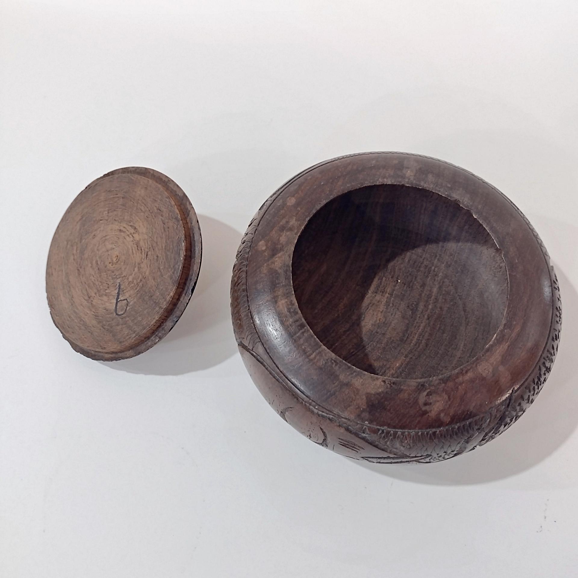 Vintage African Carved Wooden Round Trinket Box with Elephant, Rhino, and Hippo, Safari Animal Wood Container with Lid