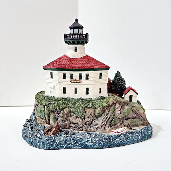 Vintage Eldred Rock Alaska Lighthouse Figurine, 2000 Harbor Lights #257 Younger and Associates
