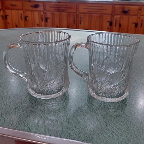 Vintage Arcoroc Canterbury Crocus Coffee Tea Mugs, Set of Two