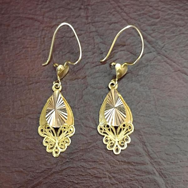 Vintage 22K Gold Filagree Sunburst Dangle Drop Earrings with Heart Accents