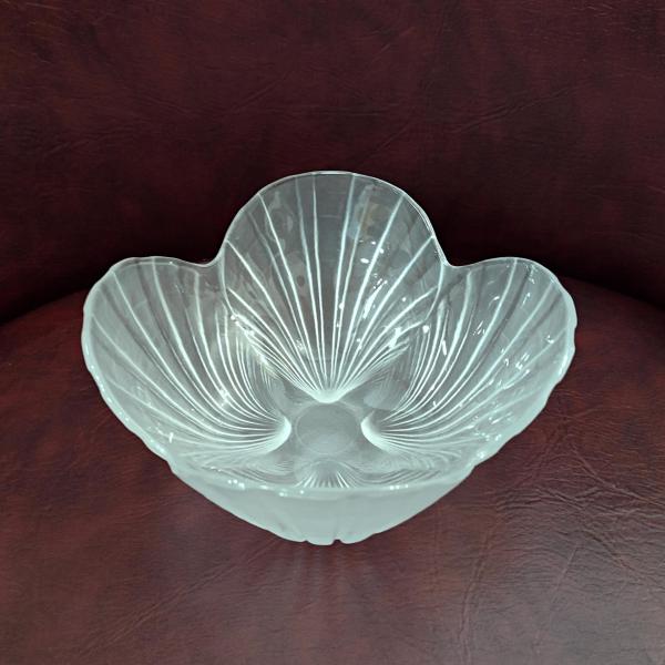 Vintage Mikasa Shell Frosted Glass Salad Fruit Dessert Bowl, Clam Scallop Shell Candy Nut Dish, Beach Decor