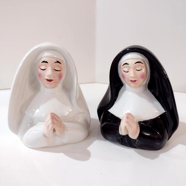 Vintage Ceramic Praying Nuns Salt and Pepper Shaker Set, Religious Catholic Salt and Pepper Shakers