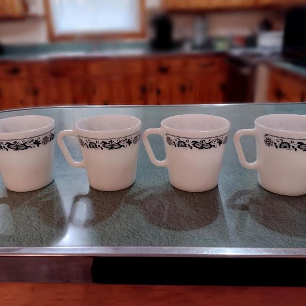 Set of 4 Vintage Pyrex Old Town Blue D Handle Mugs, #1410 Design