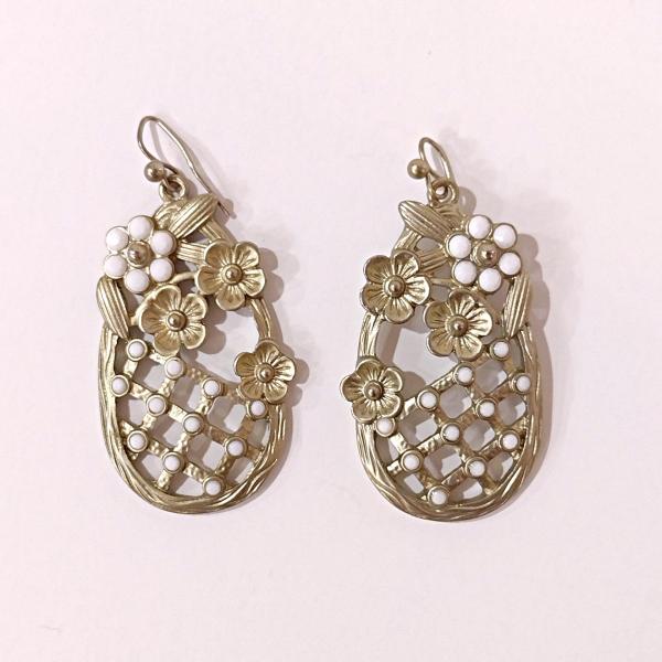 Vintage White and Gold Flower Trellis Lattice Weave Drop Dangle Earrings