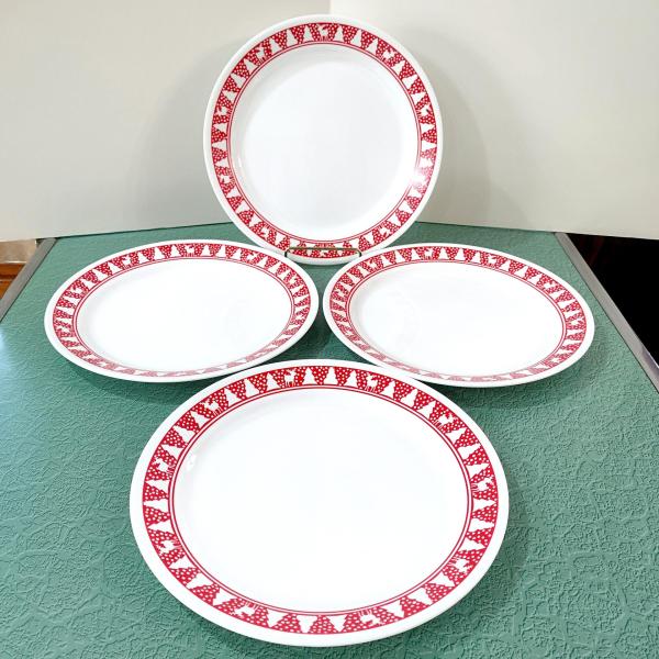 Vintage Corelle Red Winter Festival Dinner Plates, Set of 4, Corning Christmas Servingware, Holiday Dinnerware