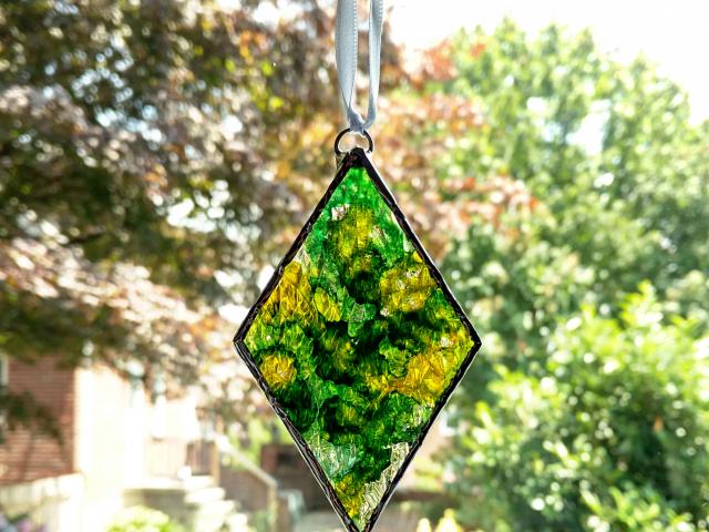 Alcohol Ink Diamond Suncatcher, Green and Gold